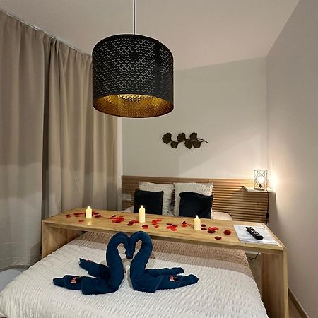 Mieuxqualhotel Jacuzzi Privatif La Parenthese Bordeaux Bagian luar foto