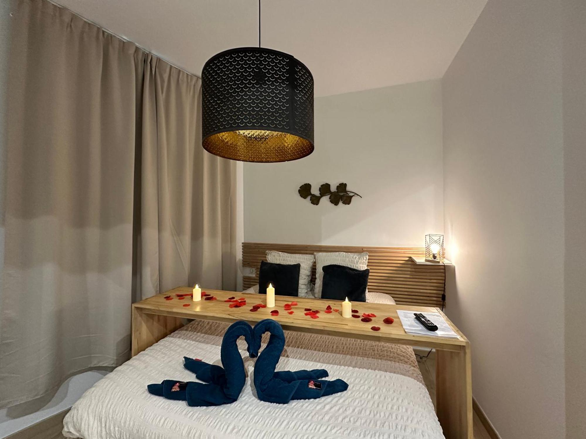 Mieuxqualhotel Jacuzzi Privatif La Parenthese Bordeaux Bagian luar foto