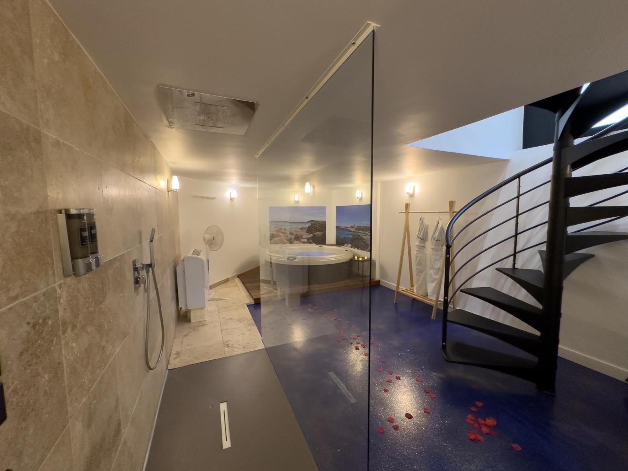 Mieuxqualhotel Jacuzzi Privatif La Parenthese Bordeaux Bagian luar foto