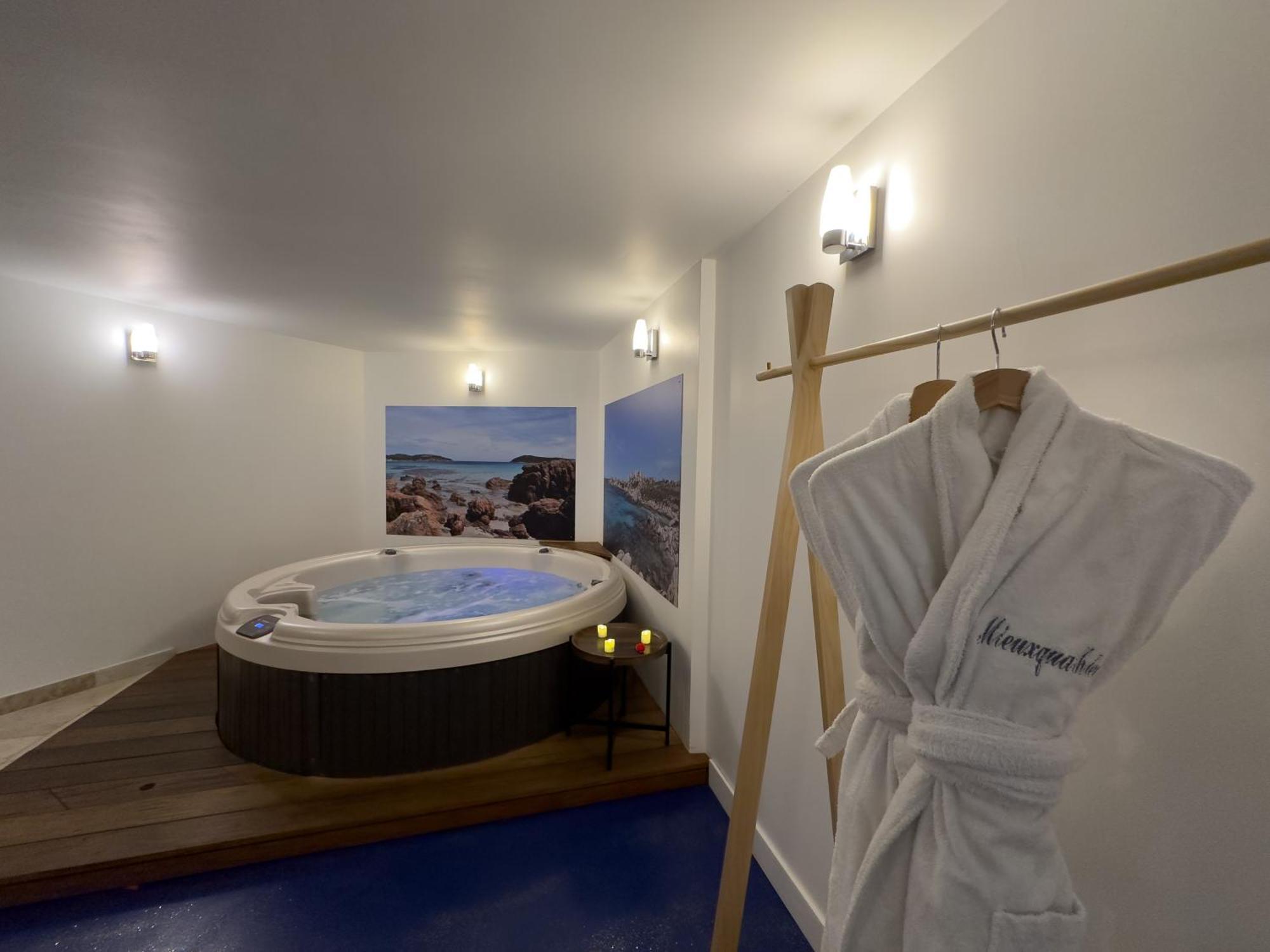 Mieuxqualhotel Jacuzzi Privatif La Parenthese Bordeaux Bagian luar foto